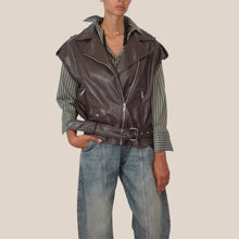 Carica l'immagine nel visualizzatore di Gallery, Haveone gilet ecopelle smanicato Art LVI-R012
