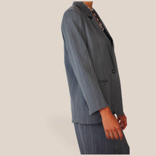 Carica l'immagine nel visualizzatore di Gallery, Vciolo blazer over gessato Art TAC0421 ( gonna Art TAC0470 )
