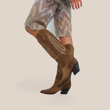 Carica l'immagine nel visualizzatore di Gallery, Divine follie texano taupe con ricamo tacco 6 cm Art SAL607
