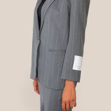 Carica l'immagine nel visualizzatore di Gallery, Vciolo blazer over gessato Art TAC0421 ( gonna Art TAC0470 )
