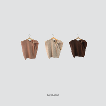 Carica l&#39;immagine nel visualizzatore di Gallery, Vicolo gilet over con anello 30% lana 20% alpaca Art 55125F
