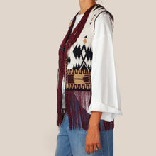 Carica l'immagine nel visualizzatore di Gallery, Vicolo gilet con alamaro e frange misto lana Art 7AC7215
