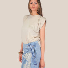 Carica l'immagine nel visualizzatore di Gallery, Philia Loft t-shirt over con spallini e arricciatura 100% cotone Art V02A1062
