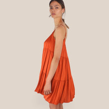 Carica l'immagine nel visualizzatore di Gallery, Tensione in abito corto satin balze 100% viscosa Art C245A
