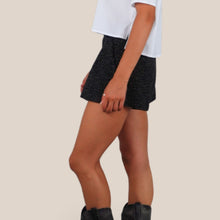 Carica l'immagine nel visualizzatore di Gallery, Vicolo short nero moro 52% cotone Art  TAC0441
