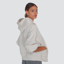 Carica l&#39;immagine nel visualizzatore di Gallery, Tensione in felpa over con cappuccio e applicazione strass zip 80% cotone Art 37418
