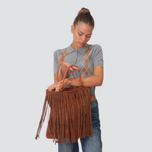 Carica l&#39;immagine nel visualizzatore di Gallery, Susy mix shopper con frange con tracolla vera pelle Art JUNGLEFRA
