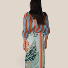 Carica l'immagine nel visualizzatore di Gallery, Haveone camicia over rigata celeste tabacco 85% lyocell Art CVS-Q422
