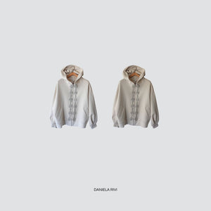 Tensione in felpa over con cappuccio e applicazione strass zip 80% cotone Art 37418