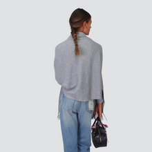 Carica l&#39;immagine nel visualizzatore di Gallery, Vicolo cardigan con frange 40% viscosa 25% lana 5% cashmere Art 22139F
