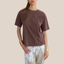 Carica l'immagine nel visualizzatore di Gallery, Philia Loft t-shirt over con cuori pizzo 100% cotone Art R02Y1020
