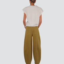 Carica l&#39;immagine nel visualizzatore di Gallery, Haveone pantalone barrel con cintura 98% cotone Art PFW-P125
