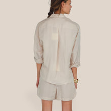 Carica l'immagine nel visualizzatore di Gallery, Tensione in completo camicia over più bermuda elastico vita 60% viscosa 40% lino Art 26C5369
