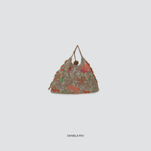 Carica l&#39;immagine nel visualizzatore di Gallery, Susy mix borsa shopper ricamata manico elastico B01709
