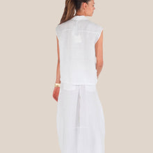 Carica l'immagine nel visualizzatore di Gallery, Tensione in camicia over smanicata con taschino fondo sfrangiato 100% lino Art S26CF61 ( pantalone Art S26PE64 )
