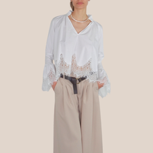 Carica l'immagine nel visualizzatore di Gallery, Haveone camicia popeline fondo pizzo scollo V 100% cotone Art CSO-Q012
