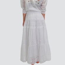 Carica l&#39;immagine nel visualizzatore di Gallery, Tensione in gonna lunga boho con passamaneria elastico vita 100% cotone Art N50251AT
