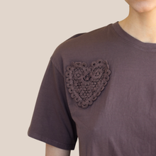 Carica l'immagine nel visualizzatore di Gallery, Philia Loft t-shirt over con cuori pizzo 100% cotone Art R02Y1020
