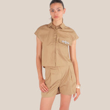 Carica l'immagine nel visualizzatore di Gallery, Tensione in shorts pinces tela leggera 100% cotone Art 26S5094 ( camicia Art 26C5101 )
