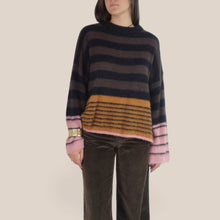 Carica l'immagine nel visualizzatore di Gallery, Philia Loft maglia over rigata 30% lana mohair Art R03Y0242
