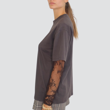 Carica l&#39;immagine nel visualizzatore di Gallery, Vicolo t-shirt over manica pizzo 100% cotone Art UF0062
