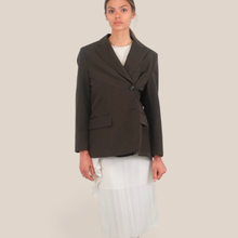 Carica l'immagine nel visualizzatore di Gallery, Haveone blazer over moka allacciatura laterale  spacchi laterali 94% lyocell 6% lino Art JNG-Q114
