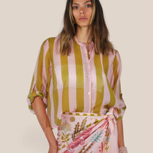 Carica l'immagine nel visualizzatore di Gallery, Haveone camicia over rigata rosa /olio 85% lyocell Art CVS-Q422
