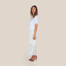 Carica l'immagine nel visualizzatore di Gallery, Haveone gonna lunga pizzo bianco elastico vita 65% cotone Art GVV-Q164
