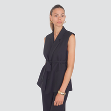 Carica l&#39;immagine nel visualizzatore di Gallery, Vicolo blazer smanicato con cintura materiale fluido spacchi laterali Art TD2174
