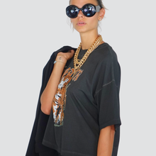 Carica l&#39;immagine nel visualizzatore di Gallery, Hveone t-shirt over grigio con stampa 90% cotone Art TFW-P011
