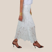 Carica l'immagine nel visualizzatore di Gallery, Haveone gonna lunga pizzo bianco elastico vita 65% cotone Art GVV-Q164
