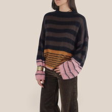 Carica l'immagine nel visualizzatore di Gallery, Philia Loft maglia over rigata 30% lana mohair Art R03Y0242
