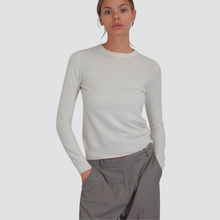 Carica l'immagine nel visualizzatore di Gallery, Haveone maglia girocollo basic 50% viscosa Art MNC-P202
