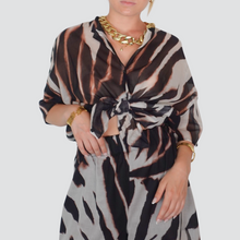 Carica l&#39;immagine nel visualizzatore di Gallery, Vicolo camicia fantasia manica cort 100% cotone Art TD3239
