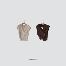 Carica l&#39;immagine nel visualizzatore di Gallery, Haveone gilet pannocchia spalline imbottite 75% acrilico 10% lana 10% viscosa 5% alpaca Art LFP-P003
