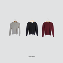 Carica l'immagine nel visualizzatore di Gallery, Vicolo maglia girocollo basic 50% viscosa Art 44011F
