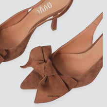 Carica l&#39;immagine nel visualizzatore di Gallery, Ovyè slingback camoscio con fiocco tacco 9 cm Art AT982

