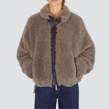 Carica l&#39;immagine nel visualizzatore di Gallery, Vicolo eco-pelliccia bomber foderato con zip Art TF0072
