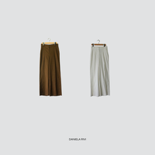Carica l&#39;immagine nel visualizzatore di Gallery, Tensione in pantalone gamba ampia 40% viscosa 33% lino 26% cotone Art 25P6897
