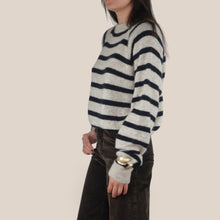 Carica l'immagine nel visualizzatore di Gallery, Philia Loft maglia over rigata con spallini 40% lana mohair Art R03Y0243
