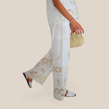 Carica l'immagine nel visualizzatore di Gallery, Haveone pantalone palazzo ricamo e pizzo 95% cotone Art PMA-Q560
