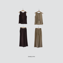 Carica l&#39;immagine nel visualizzatore di Gallery, Vicolo completo canotta con collana pantalone elastico retro 55% viscosa 23% lino Art TD2856
