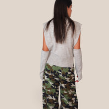 Carica l'immagine nel visualizzatore di Gallery, Tensione in maglia smanicata con manicotti misto lana Art PA0138
