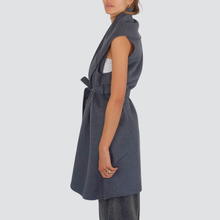 Carica l&#39;immagine nel visualizzatore di Gallery, Vicolo cappotto HAND MADE senza maniche con cintura 50% lana Art TF0056
