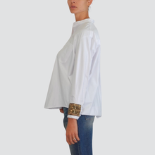 Carica l&#39;immagine nel visualizzatore di Gallery, Tensione in camicia over con bracciali 455 cotone Art 37541
