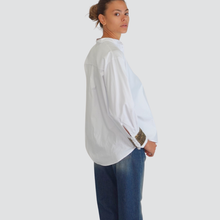 Carica l&#39;immagine nel visualizzatore di Gallery, Tensione in camicia over con bracciali 455 cotone Art 37541
