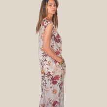 Carica l'immagine nel visualizzatore di Gallery, Vicolo blusa over stampa floreale 75% lyocell Art TAB1812
