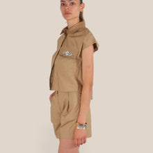 Carica l'immagine nel visualizzatore di Gallery, Tensione in camicia over tela leggera con taschino e applicazione strass 100% cotone Art 26C5101 ( pantalone Art 26P4835 )

