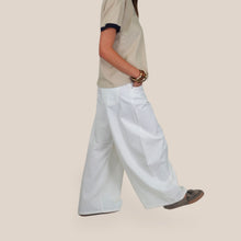 Carica l'immagine nel visualizzatore di Gallery, Tensione in jeans Louvre tela leggera 97% cotone Art P31B982
