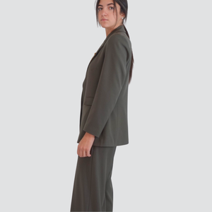 Tensione in blazer sfiancato con spilla 33% viscosa Art 26B1132